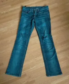 ストレートジーンズ　レディース