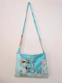 水色パッチワークショルダーバッグ　ハンドメイド　水色