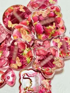 カスタムボールペン対応可能〇 アクリルビーズ　超新作Ｇ　いちご　バラ売り可