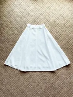 美品♪アドーアADORE 白フレアースカートミモレ丈38のサムネイル