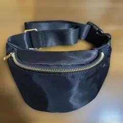 黒 ナイロン ボディバッグ ミニゴールドファスナー