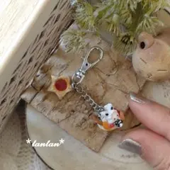 ハンドメイド ミニチャーム(星型ジャムクッキー＆うさぎのカラフルクリーム)