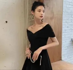 オフショルダードレス