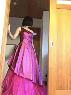 エメ　フューシャピンク♡希少ワンショルダー グリッタードレス 演奏会 結婚式⭐︎