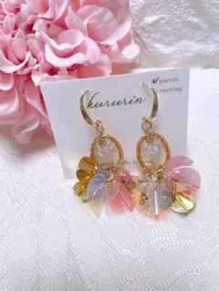 スパンコール＆ビーズゴールドゆらゆらピアス　ピンク　ゴールド　チェコビーズ