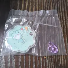 ちいかわ　きゃらシャカチャームグミ　モモンガ