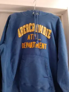 ABERCROMBIE 刺繍 フード付きパーカー