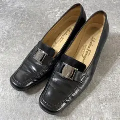 サルヴァトーレフェラガモ ヴァラ ローファー レザー　ブラック　23cm