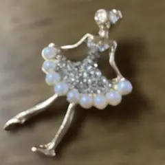 バレリーナデザイン ブローチ　お値下げ