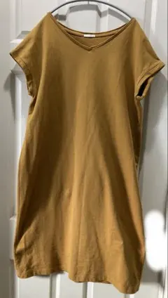 GU Vネック　ワンピース　XL マスタード