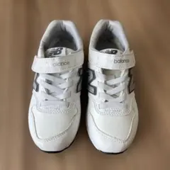 new balance ホワイトスニーカー ベルクロ