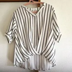 新品未使用CECIL McBEE ストライプ Vネック 半袖シャツ M　ブラウス