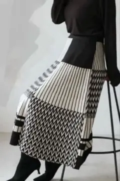 ニット　ロングスカート　モノトーン　配色　シック　パッチワーク風　幾何学模様