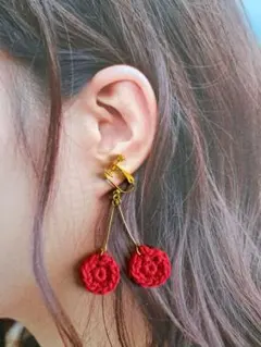 ニットイヤリング４...さくらんぼ　赤　ピアス　ハンドメイド