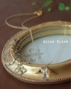 スワロフスキークリスタルのクリオネネックレス