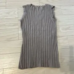 ノースリーブ　ベージュ　ブラウン