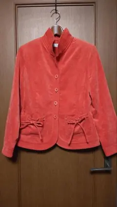 オレンジ ボタン付きジャケット