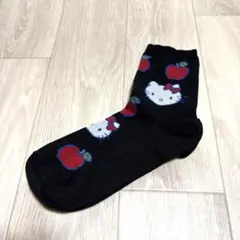 ハローキティ✖️靴下屋　りんごキティソックス　ブラック【新品未使用】のサムネイル