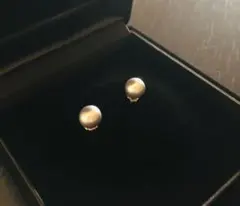 パールピアス￼ グレー￼