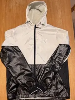 アンダーアーマー　フード付きウィンドブレーカー MD ホワイト/ブラック