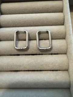 【未使用品】スクエア フープピアス チタン製