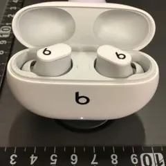 【m1236】ビーツ　ワイヤレスイヤホン『StudioBuds』のサムネイル