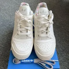 Adidas liberty 23 cmのサムネイル