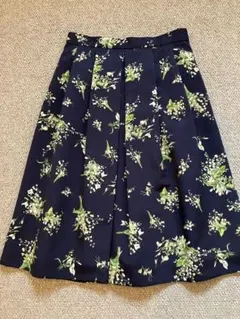 マッキントッシュ　花柄ネイビーフレアスカート　36 S サイズ 細身 Mサイズ