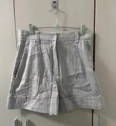 ライトグレー 折り返し裾 ショートパンツ