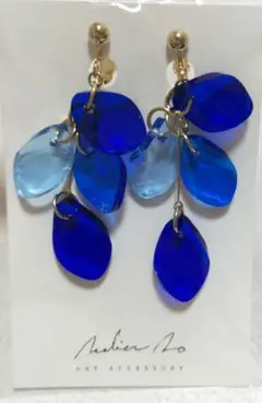★　イヤリング　青系　アクリル