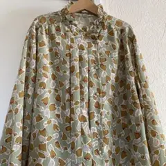 ヴィンテージ レトロ古着 Wカラー花柄ブラウス チューリップ 淡色 クラシカル ヴィンテージ レトロ古着 チューリップ刺繍スカラップ襟ブラウス 花柄