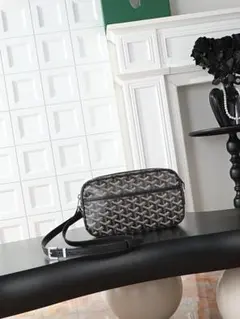 幾何学模様 ブラック系 ショルダーバッグ