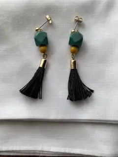 タッセルピアス グリーン イエロー