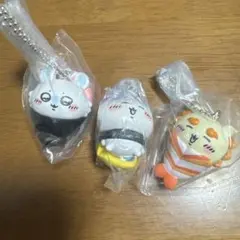 ちいかわ寿司　フィギュアキーホルダー ハチワレ モモンガ シーサー