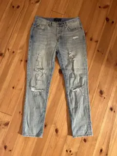 ZARA ライトブルー ダメージジーンズ