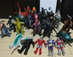 d*2様 ウルトラマン 怪獣 ソフビ フィギュア 大量セット - メルカリ