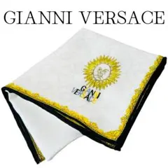 【良品】GIANNI VERSACE ハンカチ 大判 刺繍 ロゴ 白 メデューサのサムネイル