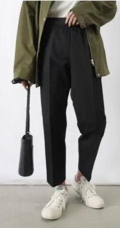 LUCA LADY LUCK LUCA ストレッチテーパードパンツ　ブラック　黒