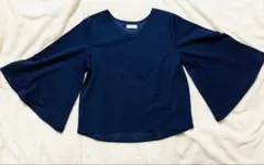 新品未使用 未使用 トップス アース ネイビー シンプル