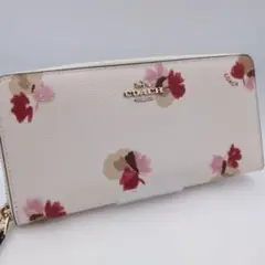 COACH　コーチ　長財布　花柄　ピンク　かわいい