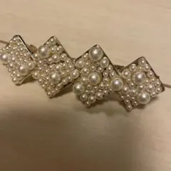 パール装飾エレガントヘアクリップ
