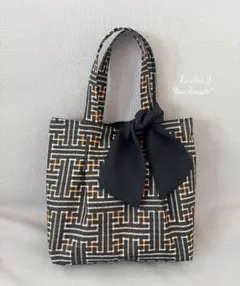 ハンドメイドバッグ　着物リメイクバッグ　タック入りトートバッグ　リボン付き