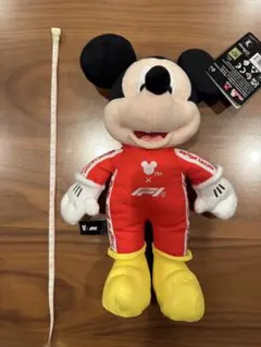 限定品 F1 2026 × ディズニー コラボ ミッキーぬいぐるみキーホルダー