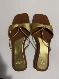 ZARA ゴールドサンダル