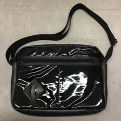 ウノフク　ED KRUGER ショルダーバッグ ブラック　　　　（赤1）