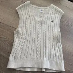 GAP クリーム色 Vネック ベスト