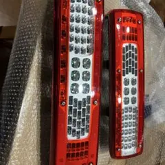 UDトラックス　クオン　テールランプ ボルボ VOLVO UD クオン 共通 VIGNAL 純正モデル 新品社外 LED