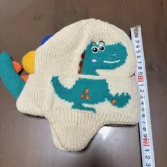 幼児用　毛糸の帽子