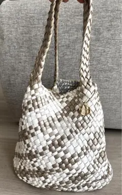 数回使用のみ！　柔らかいレザー リバーシブルバケツ型トートバック♪