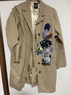 ScoLar ベージュ グラフィックパッチ ロングコート　刺繍入り